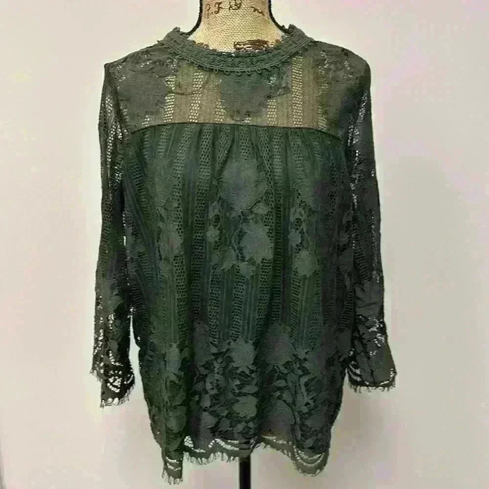 Lace women’s top new with tags